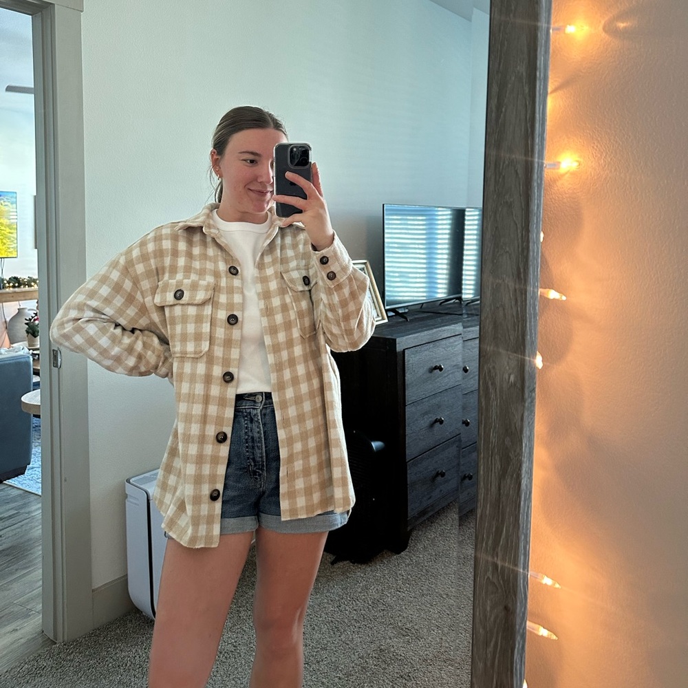 Shacket - Picture 3 of 8